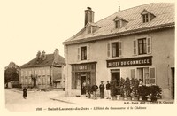 Saint-Laurent-en-Grandvaux - L'Hôtel du Commerce et le Château