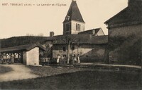 TOSSIAT  - Le Lavoir et l'Eglise