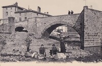 SAINT- FLOUR  - Le Vieux Pont - Lavandières