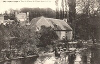 PONT-AVEN - Vue du Cours de L'Aven dans la Ville - Lavandière