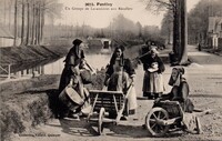 PONTIVY - Un Groupe de Lavandières aux Récollets