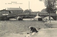 THIERS  - Le Pont du Moutier - Lavandière