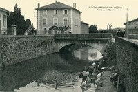 SAINT-SYMPHORIEN-D'OZON  - Pont sur L'Ozon -Lavandières