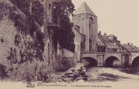 MORET- sur -LOING - Les Remparts et la Porte de Bourgogne