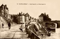 CHATELLERAULT  - Quai Napoléon et Pont Henri IV - Lavandières