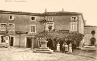 Cellieu - Place de l'Église