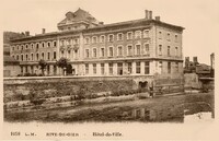 L'Hôtel de Ville 