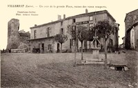 Un coin de la Grande Place, Ruines des Vieux remparts  