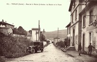 Rue de la Mairie (à droite ,la Mairie et la Poste)