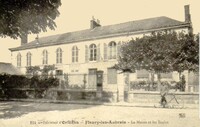 Fleury-les-Aubrais - La Mairie et les Écoles