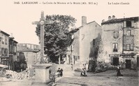 a Croix de Mission et la Mairie