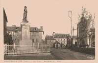 Saint-Germain-du-Teil - La Place - Le monument aux Morts