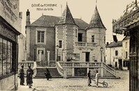 L'Hôtel de Ville 