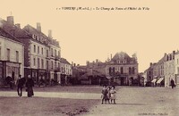 Le Champ de Foire et l'Hôtel de Ville