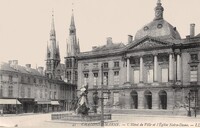 L'Hôtel de Ville et L'Eglise Notre-Dame