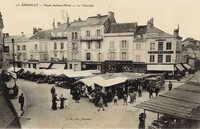 Place Auban-Moët - Le Marché