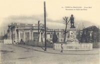 Vitry-le-François - Place Moll -Monument et Salle des Fêtes