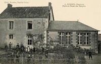 Cosmes - Mairie et École de Garçons