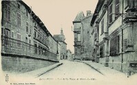 Rue de la Vaux et Hôtel-de-Ville