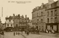 Vieilles Maisons - Place de la Mairie - L'Hôtel du Pavillon