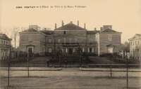 L'Hôtel de Ville et la Sous-Préfecture