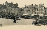 Place de la Halle et Hôtel du Dauphin