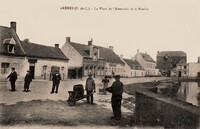 La Place de l'Abreuvoir et le Moulin