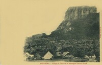 Village de Faanui et la Montagne Temanu Pahia