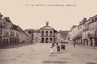 Place de la République - Hôtel de Ville