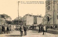 La Place Gambetta, un Jour de Marché