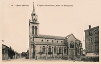 L'Eglise Saint-Pierre, prise rue Bourgneuf                 