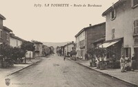 l'Église  -Au Pied de l'Abside, le monument