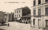 Larajasse - La Place