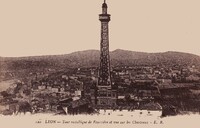 Tour métallique de Fourvière et vue sur les Chartreux