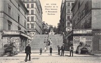 Escalier de la Place Satonay et Monument Burdeau