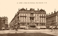 Place des Jacobins-Rue Centrale