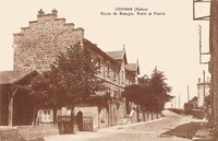 Route de Beaujeu . École et Mairie