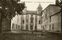 Le Château (cour d'honneur)