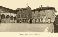 Place de la République. La Mairie