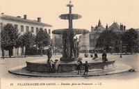 Fontaine, place du Promenoir