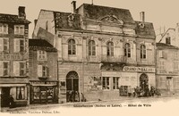 L'Hôtel de Ville 