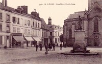 Place Henri IV et la Poste