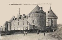 l'ancien Château aujourd'hui Mairie et Collège