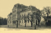 L'Hôtel de Ville 