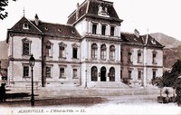 L'Hôtel de Ville 