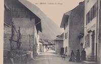 Cevins - Intérieur du Village