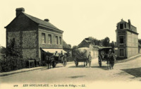 Moulineaux - La Sortie du Village