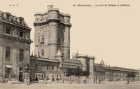 La Cour du Château et le Donjon
