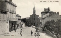 Giens - Hyères - La Place du Château - L'Église
