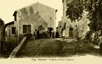 Beaumont-de-Pertuis - Fontaine et Portail Mathéron